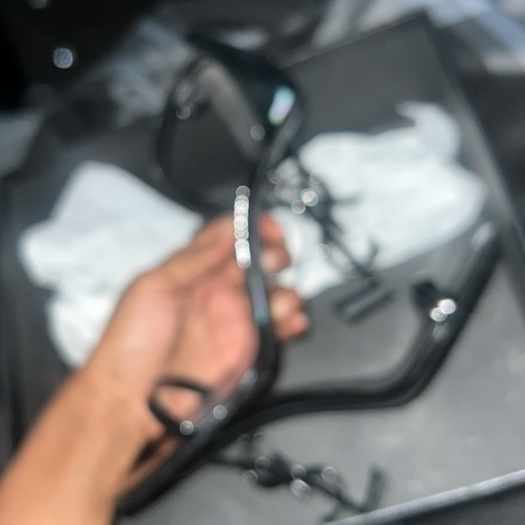 Lightly worn authentic ysl mug wall holders black - Picture 3 of 9